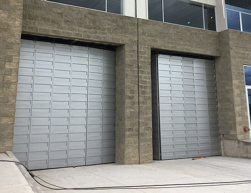 Puerta articulada lateral.JPG
